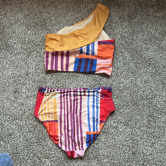 Nani Colorful One-Shoulder Bikini Set - Picture 4 of 4